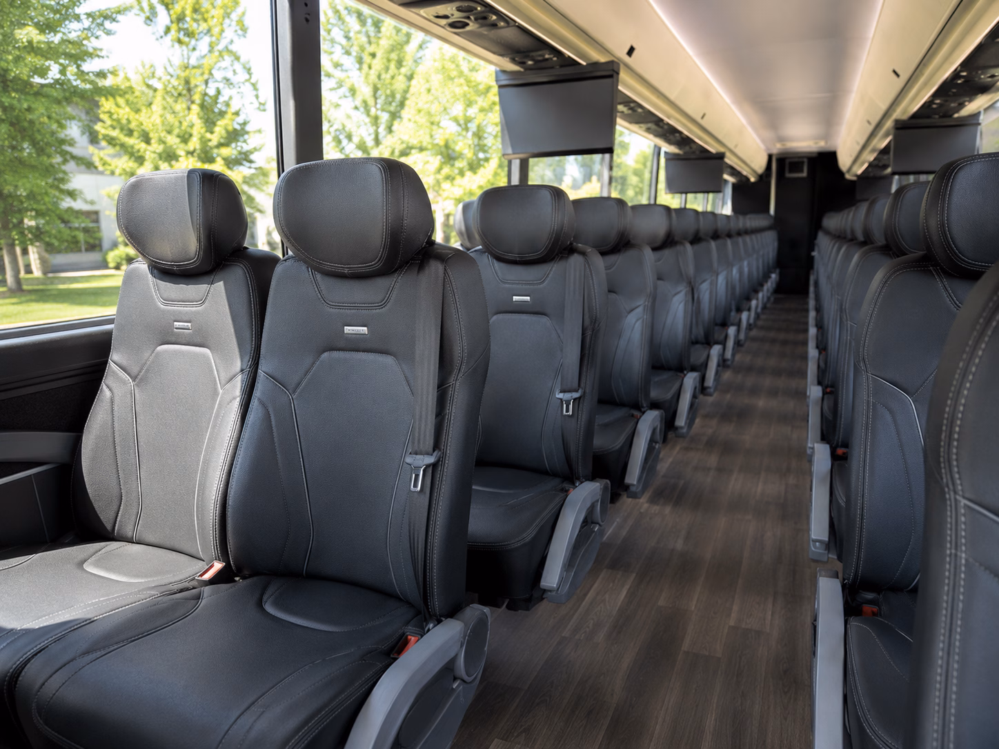 farm and mountain venues near leominster are easier with the right bus