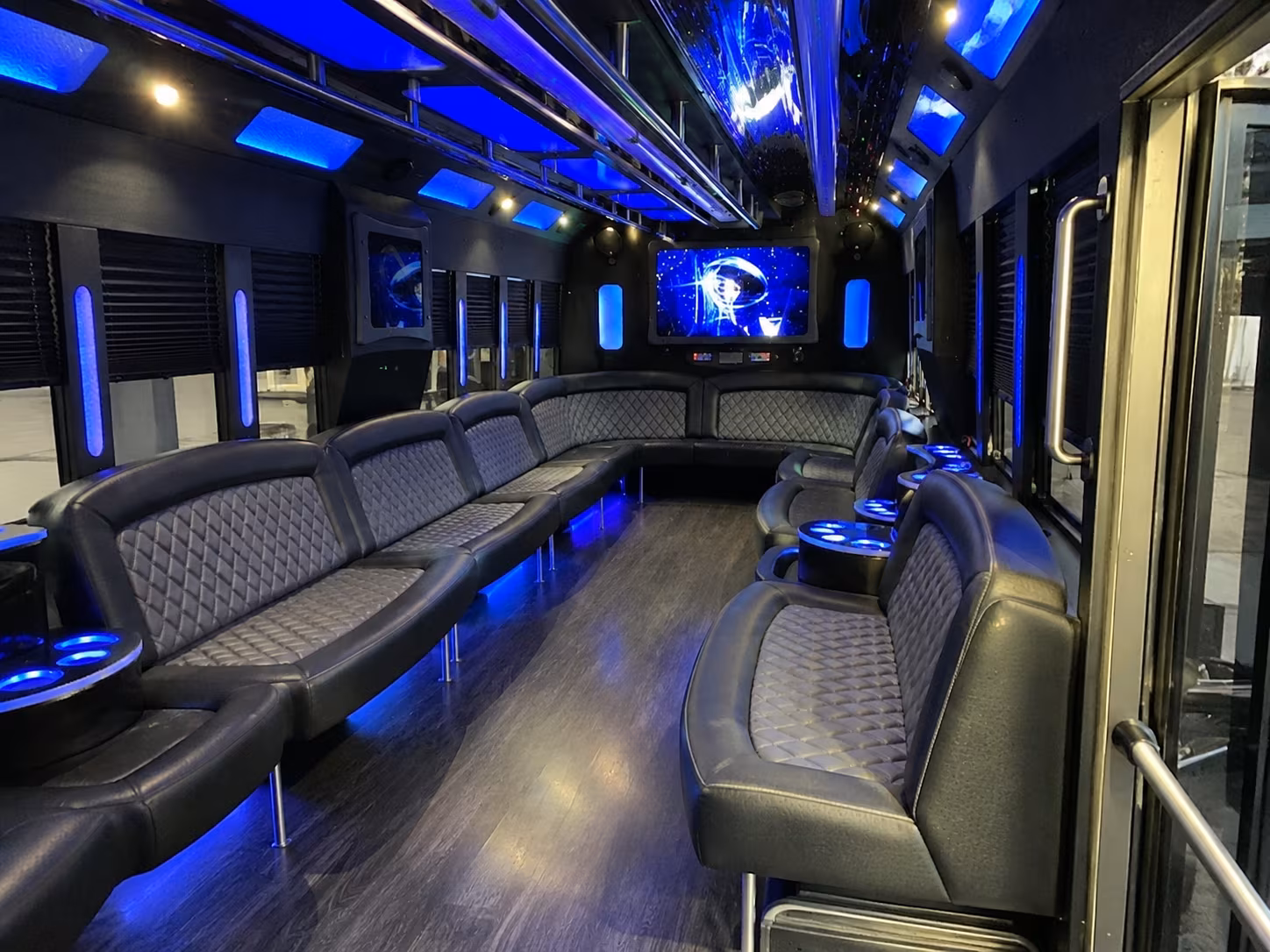 leominster 28 passenger party bus interior