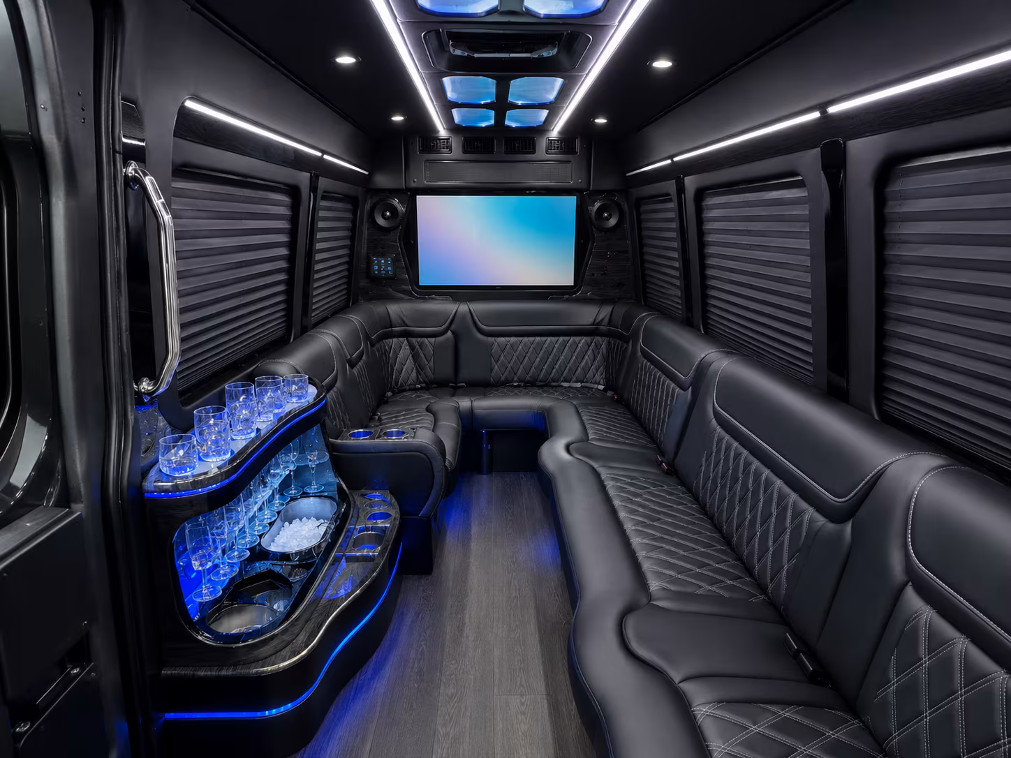 leominstercharterbuscompany com is how leominster groups get to summer amphitheater shows in style