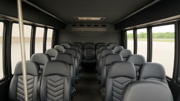 nashua 28 passenger minibus
